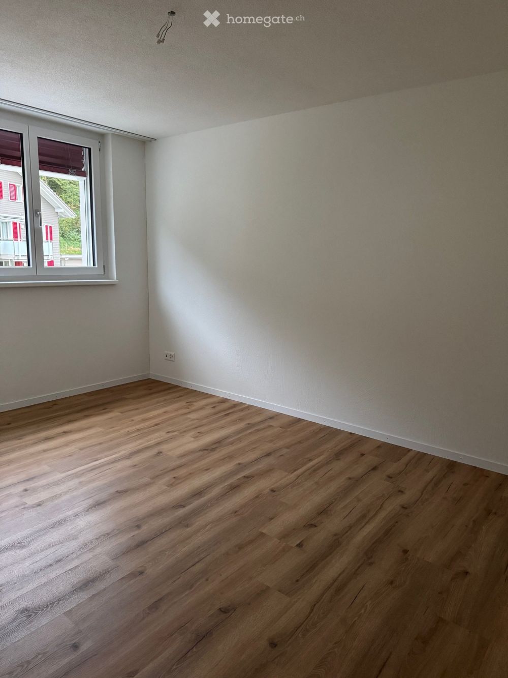 Grosszügige und moderne 4.5-Zimmerwohnung im Erdgeschoss mit Gartensitzplatz - Bild 6