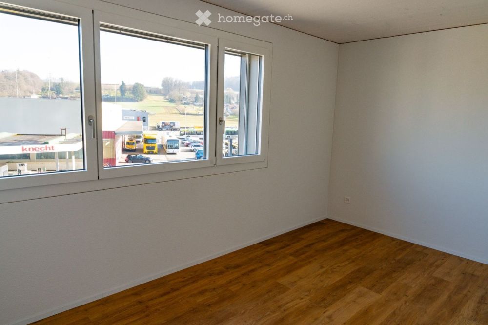 Moderne 4.5-Zimmer-Neubau-Wohnung mit Blick über Hausen - Bild 8