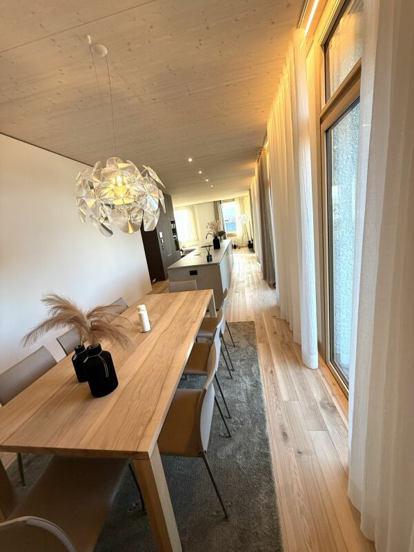 moderne und Grosszügige 3.5-Zimmer-Attikawohnung an zentraler Wohnlage - Bild 1