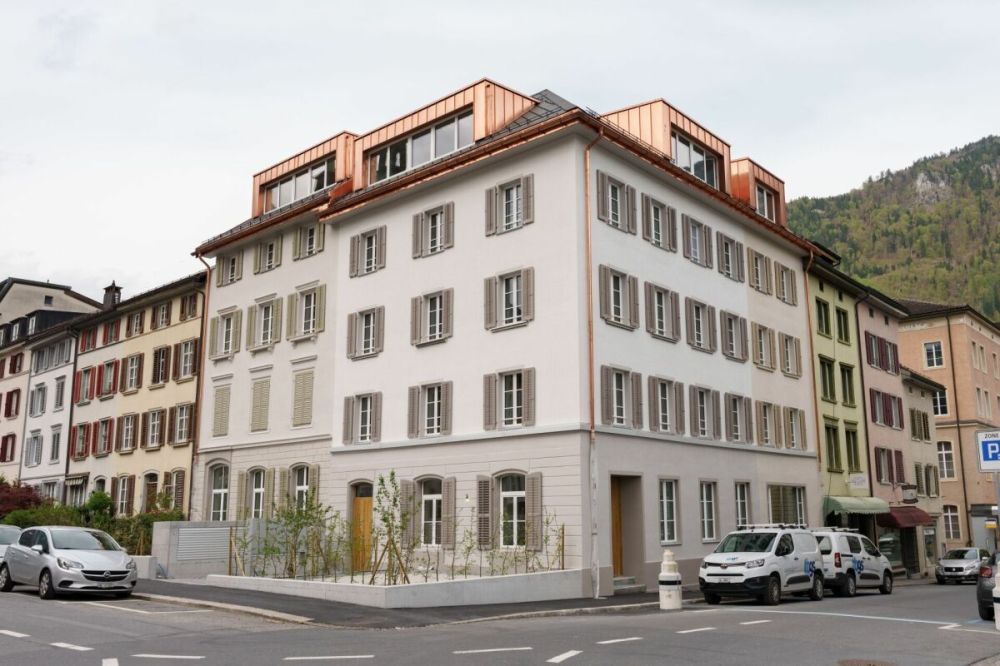Erstvermietung "Haus Fridolin": Moderne Dachwohnung im Herzen von Glarus - Bild 5
