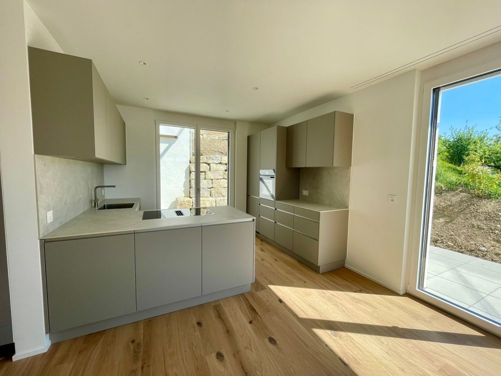 NEU: Wohnen mit Weitblick | Moderne 2.5 Zimmer Neubauwohnung mit grosser Terrasse - Bild 1
