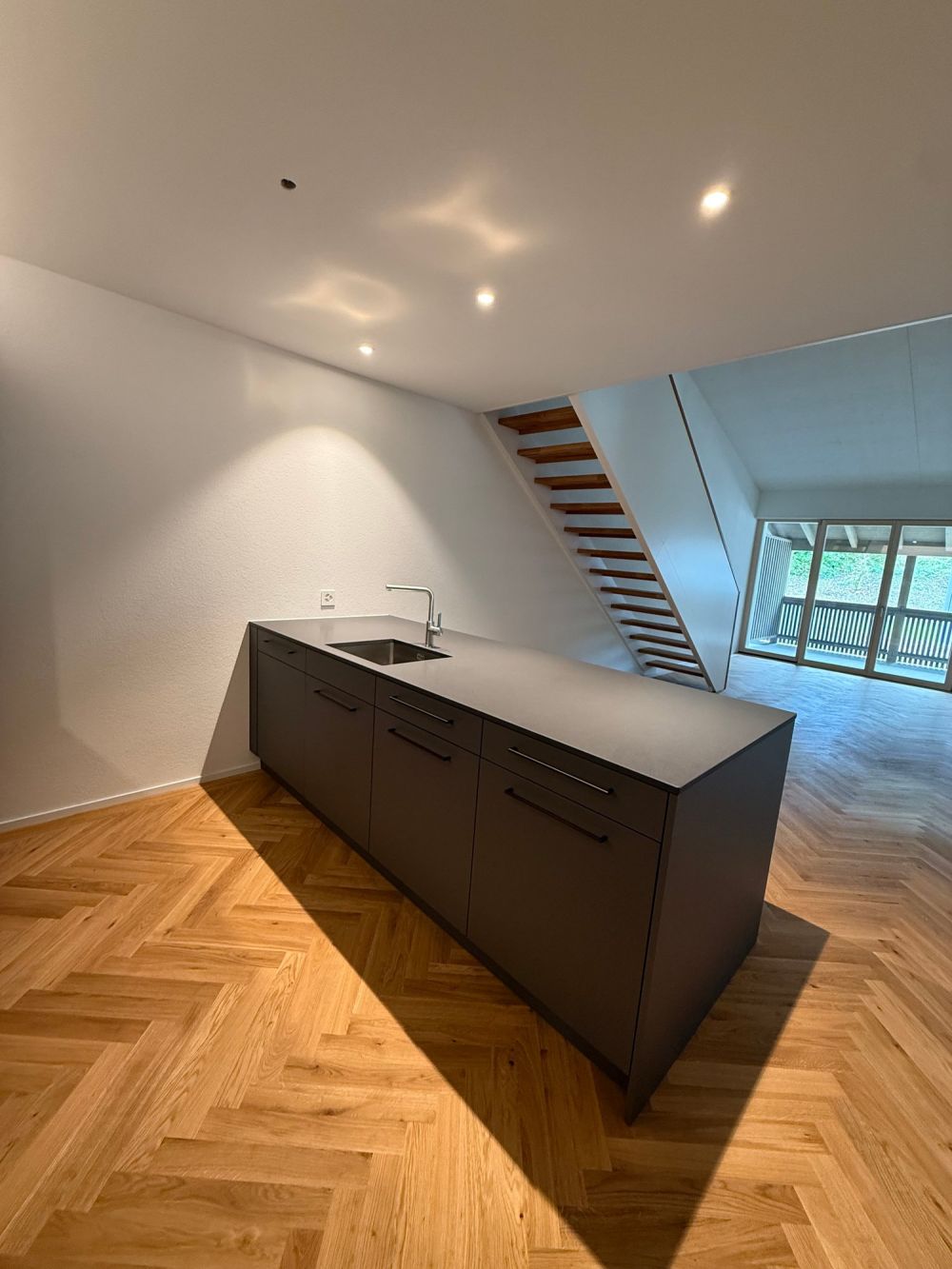 Moderne 4.5-Zimmer-Maisonettewohnung in ruhiger Lage in Blauen - Bild 4