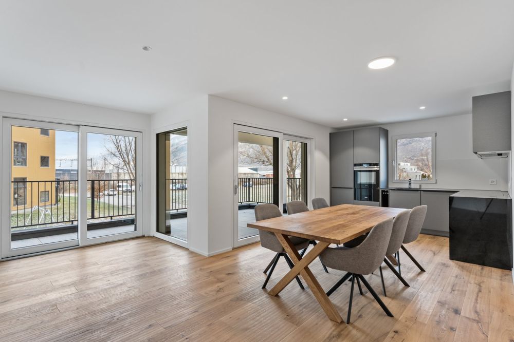 teilmöblilierte 5.5-Z-Wohnung mit 2Balkonen - Neubau - Bild 1