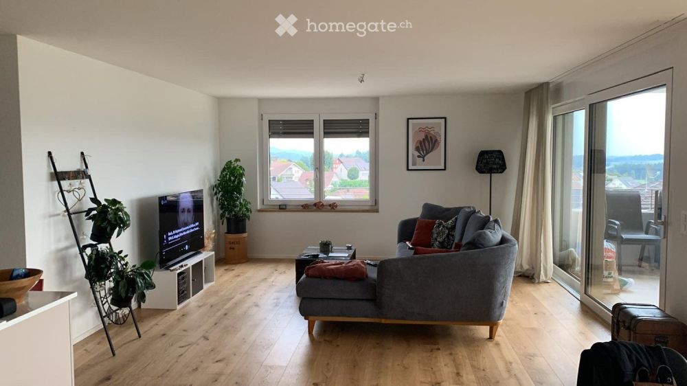 Moderne 4.5-Zimmer-Erdgeschosswohnung in Bazenheid - Bild 1