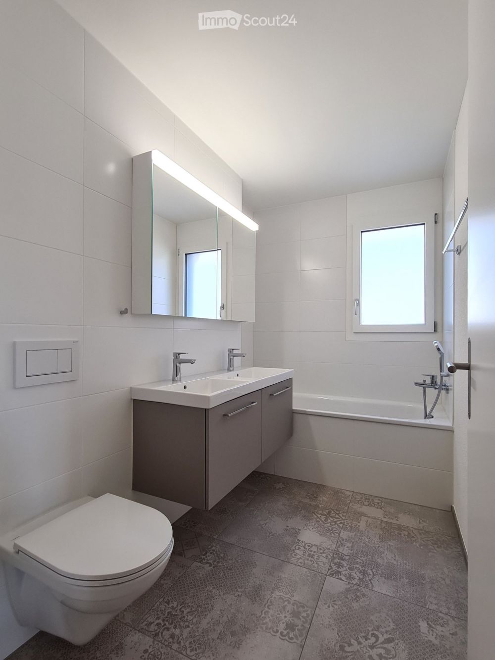 helle, grosszügige 4.5 Zimmerwohnung - Bild 6