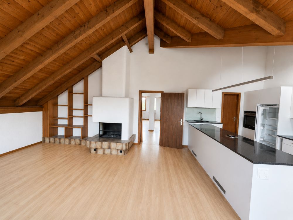 Exklusive 3.5-Zimmer-Dachwohnung mit Galeriecharakter & Loggia - Bild 1