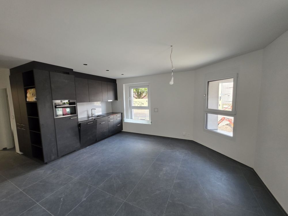 Helles Studio mit Gartensitzplatz, Erstbezug - 1,5 Zi Wg