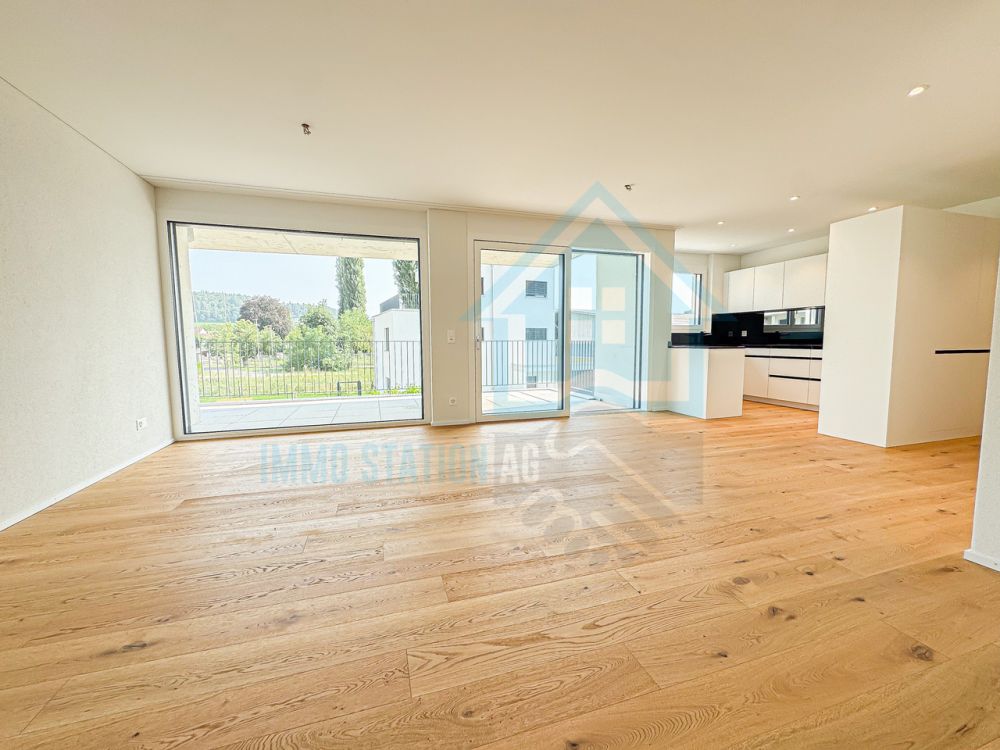 Neuwertige 3.5-Zimmer-Neubauwohnung mit Balkon und Top-Ausstattung - Bild 1