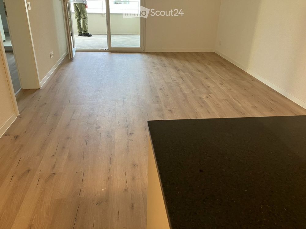 2½ Zimmer Wohnung Parterre mit Sitzplatz - Bild 3