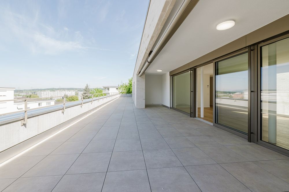 Exklusive 3.5-Zimmer-Attikawohnung mit grosser Terrasse - Bild 2