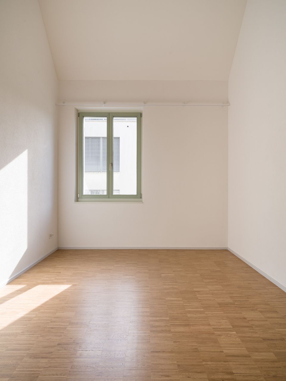 Lichtdurchflutete 3.5-Zimmer Wohnung mit Terrasse in der Altstadt - Bild 4