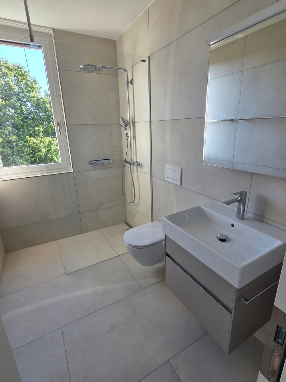Exklusive 4-Zimmer-Attikawohnung mit Seesicht - Bild 12