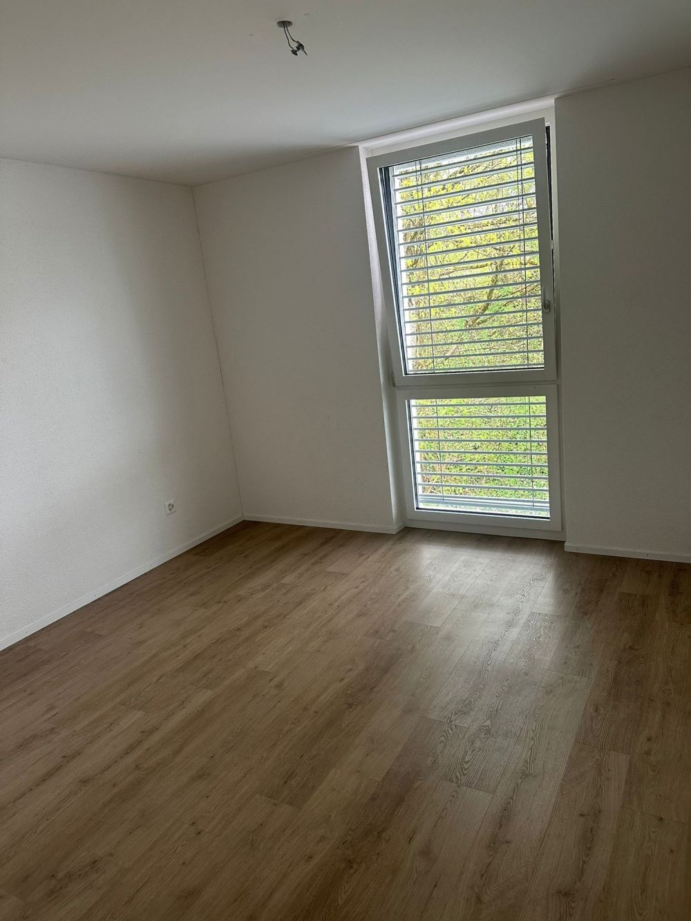 Moderne 4.5-Zimmer-Wohnung mit Balkon in Grenchen - Bild 12