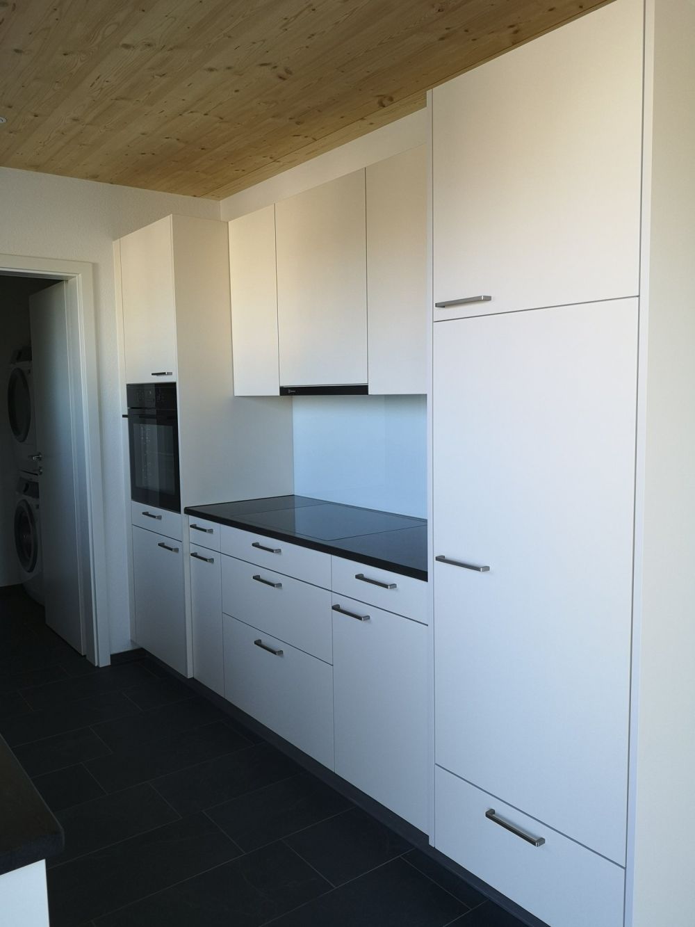 Moderne 3.5-Zimmer-Wohnung mit Terrasse und Aussicht - Bild 6