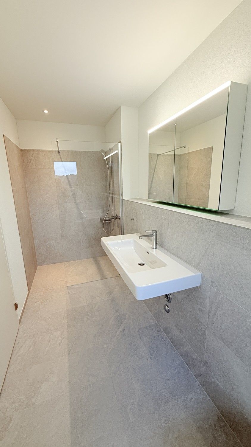 Erstvermietung! Grosser Balkon (18m2) mit Mittag- und Abendsonne - Bild 8