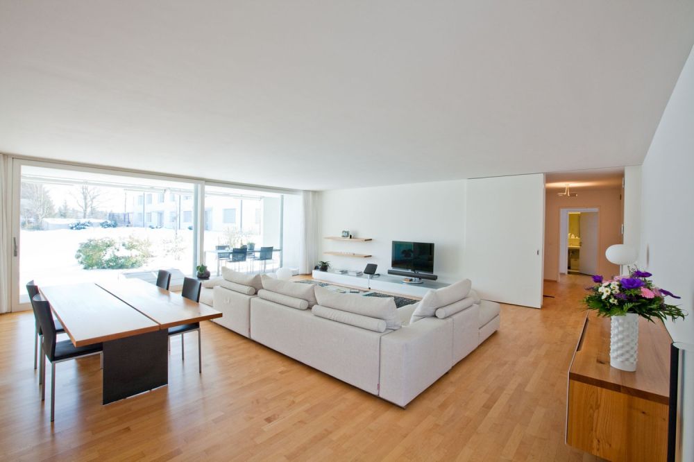 Grosszügige und hochwertige Gartenwohnung in naturnaher Umgebung - Wohnen W2