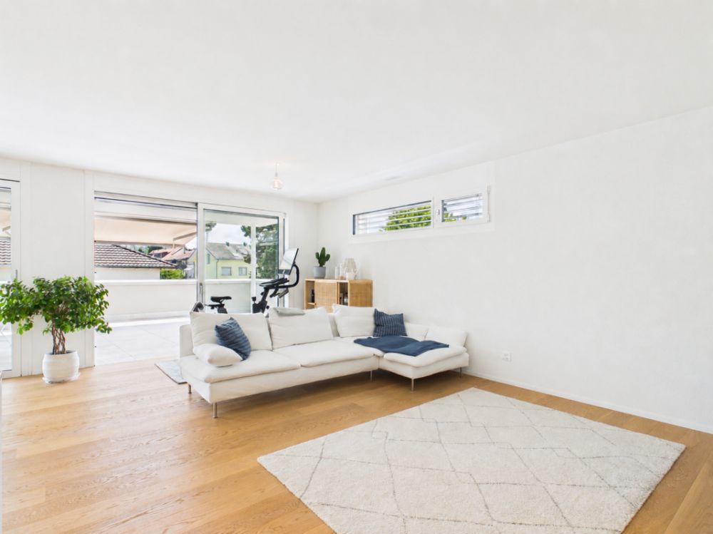 Exklusive 3.5-Zimmer-Attikawohnung mit grosszügigen Aussenflächen in Binningen - Bild 8