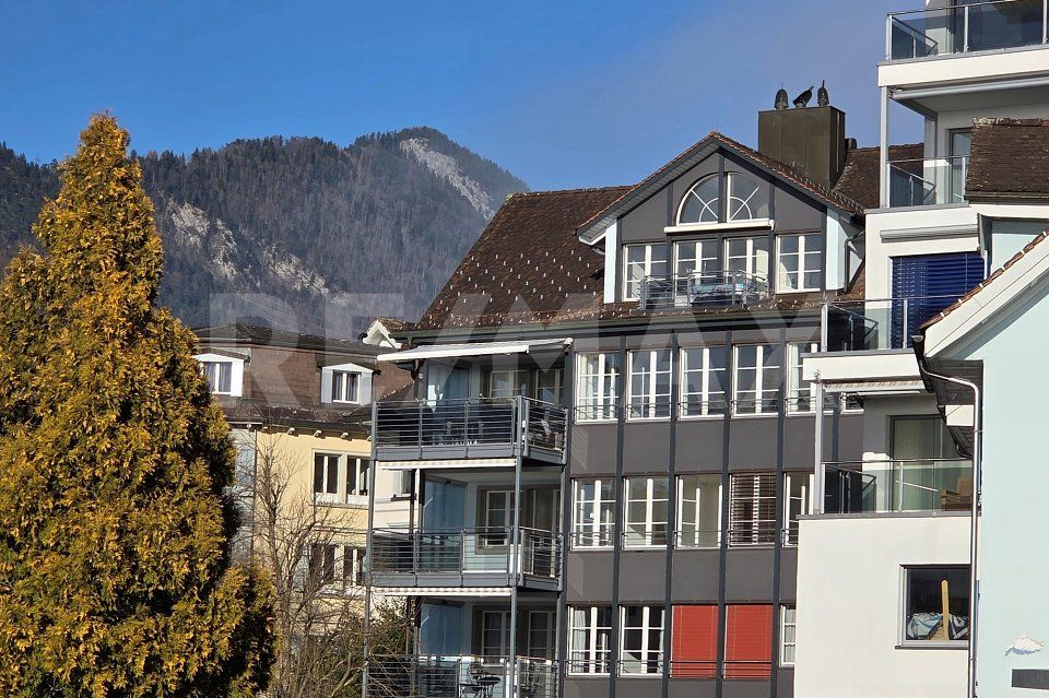 Exklusive 3.5-Zi.-Wohnung, am Vierwaldstättersee - Erstvermietung nach Komplettumbau, Brunnen SZ - Bild 2