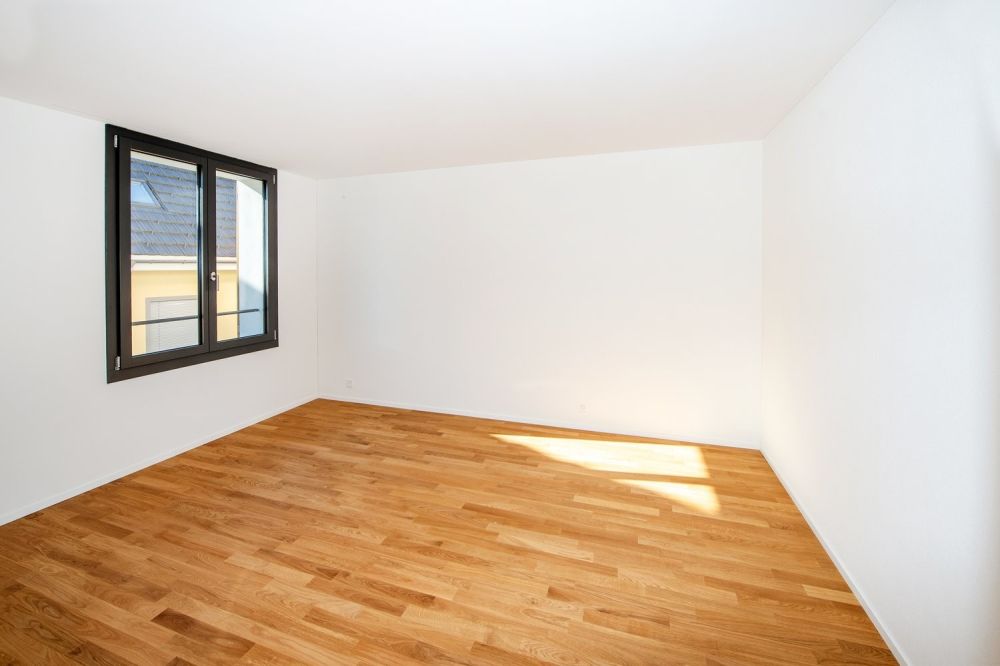 2.5 Zimmerwohnung direkt am Bahnhof Rüti - Schlafzimmer