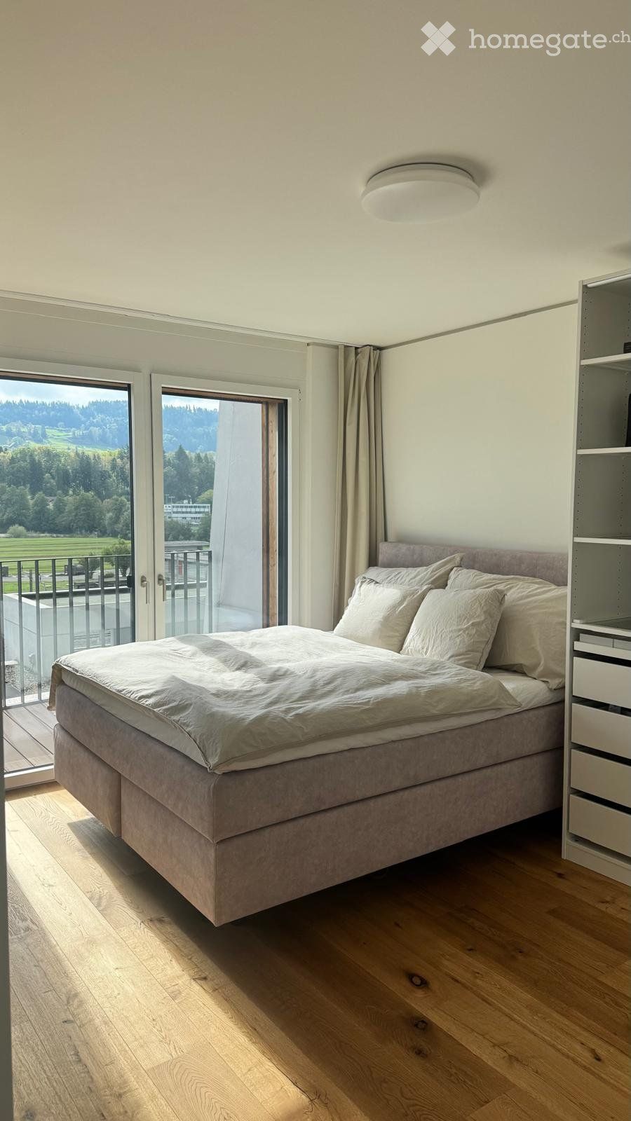 Moderne, lichtdurchflutete 2.5 Zimmer Wohnung mit Rigi-Blick - Bild 3
