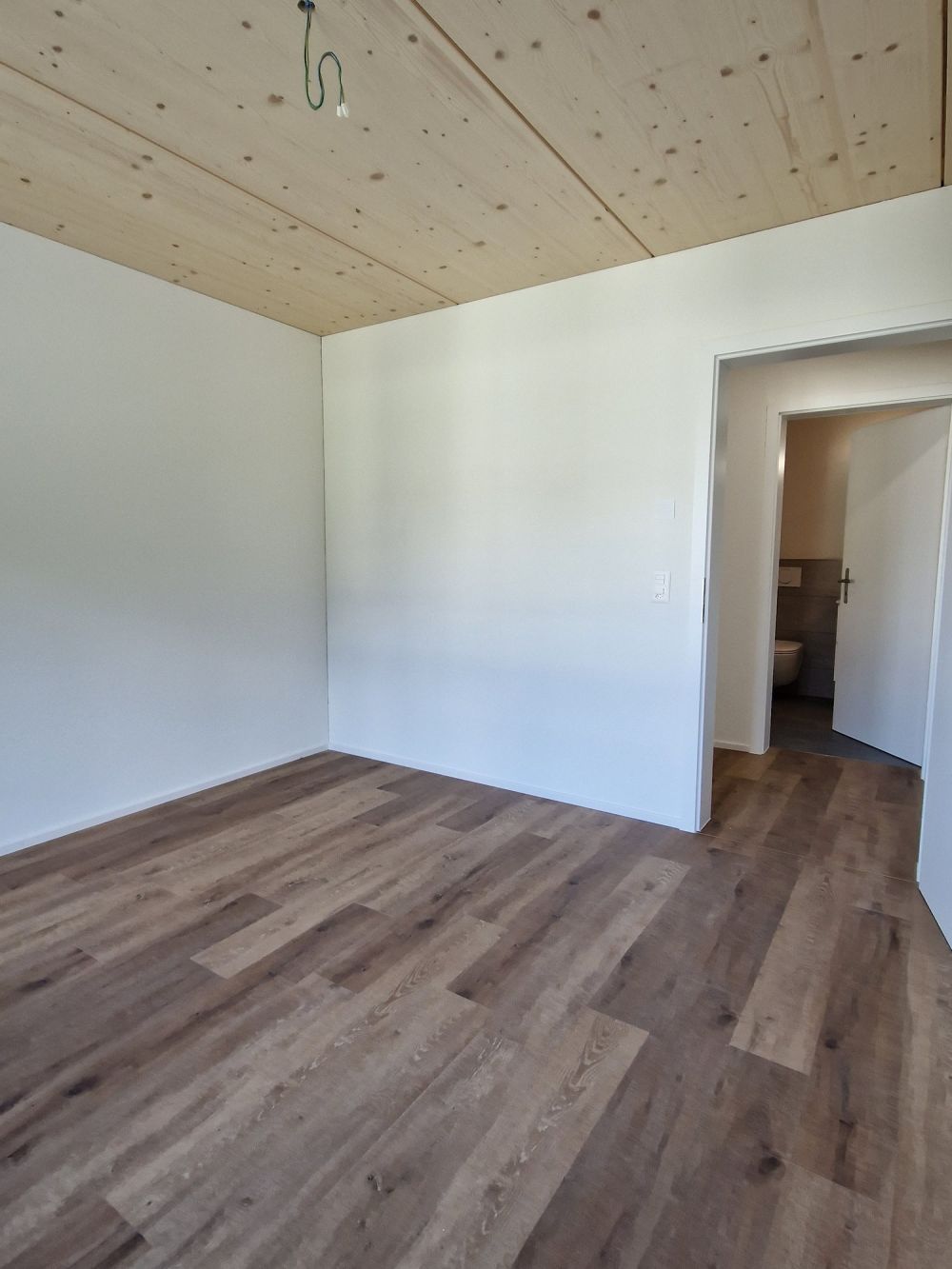 Neue 4 1/2-Zimmer im 1. OG an ruhiger Lage - Bild 8