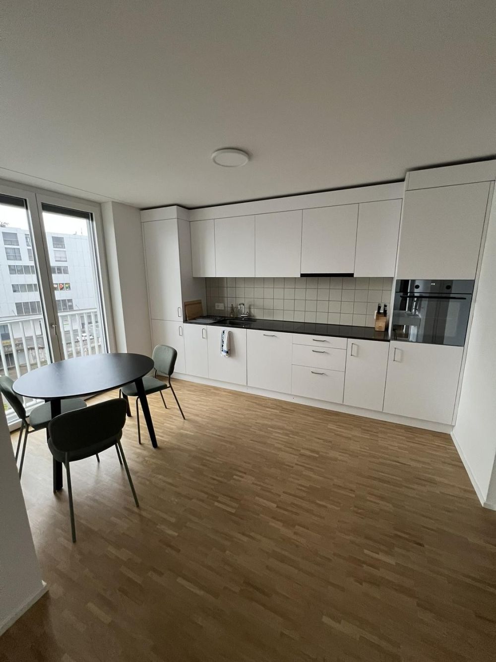 Moderne 2.5-Zimmer-Neubauwohnung mit Bergsicht  4 Min. zum Bahnhof Effretikon - Bild 1
