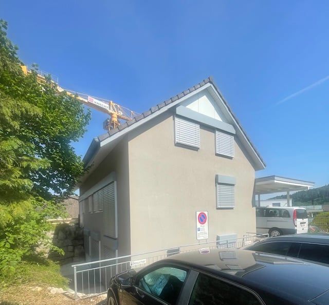 Luxuriöse 2.5 -Zimmerwohnung im EG am Nelkenring 2 - Bild 2