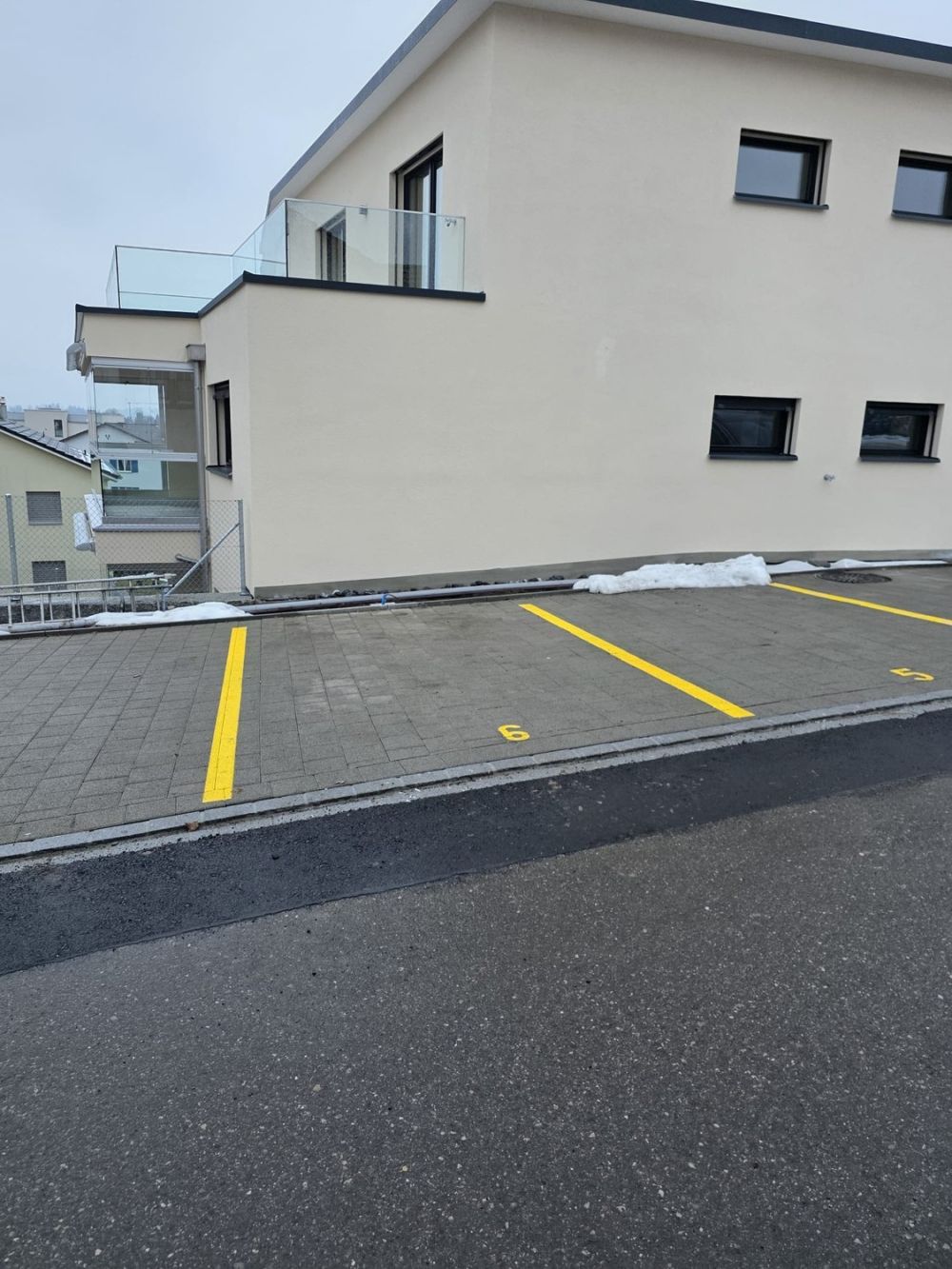 Moderne 3.5 Zimmer Neubau-Wohnung in ruhiger Lage - Bild 12