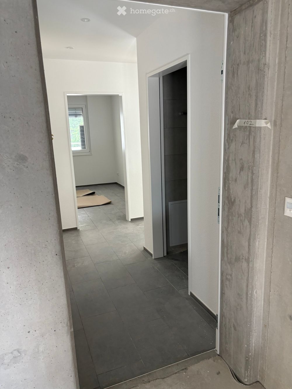 Neue 2 1/2 Zimmerwohnung mit grossem Balkon an ruhiger, sonniger Lage - Bild 13
