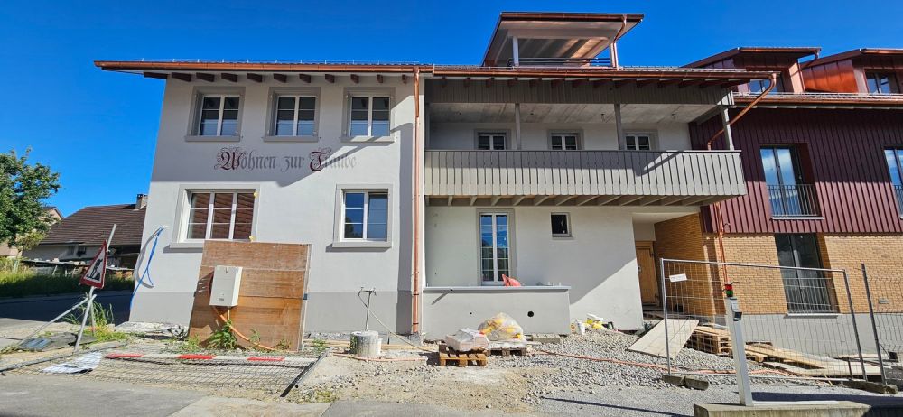 Erstvermietung 3 1/2-Zimmerwohnung im umgebauten Altbau mit 2 Balkonen - Bild 3