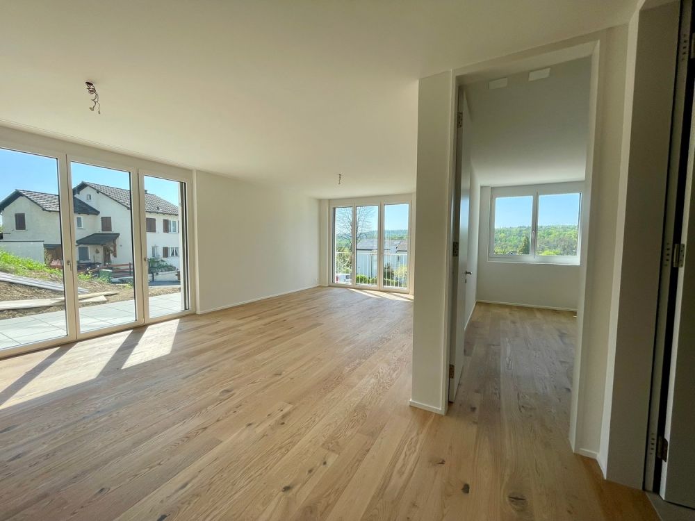 TOP: Wohnen mit Weitblick | Moderne 2.5 Zimmer Neubauwohnung mit grosser Terrasse - Bild 1