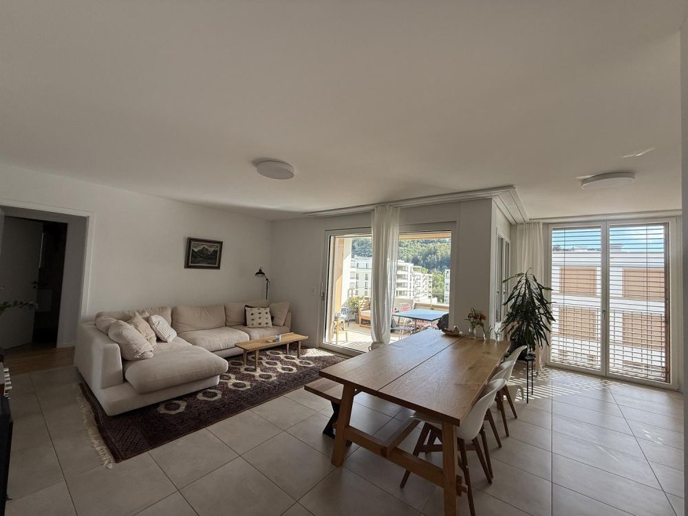 Avec vue sur les montagnes, charmant appartement de 3.5 pièces - Bild 1