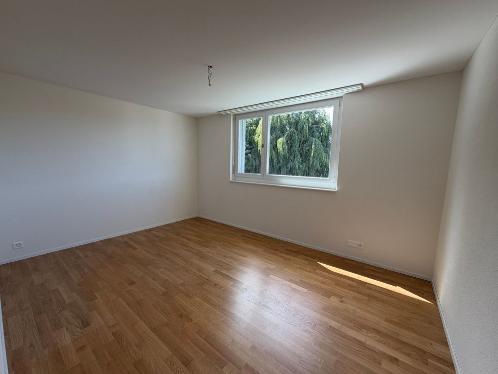 Moderne 3.5-Zimmer-Wohnung im EG in Rothrist zu vermieten - Zimmer