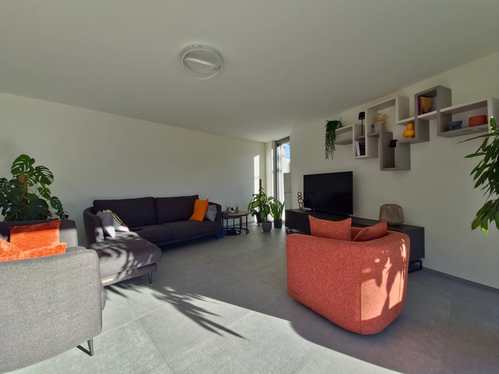 ESCLUSIVO 4.5 LOCALI AL PIANO TERRA CON GIARDINO PRIVATO A GENTILINO - Bild 2