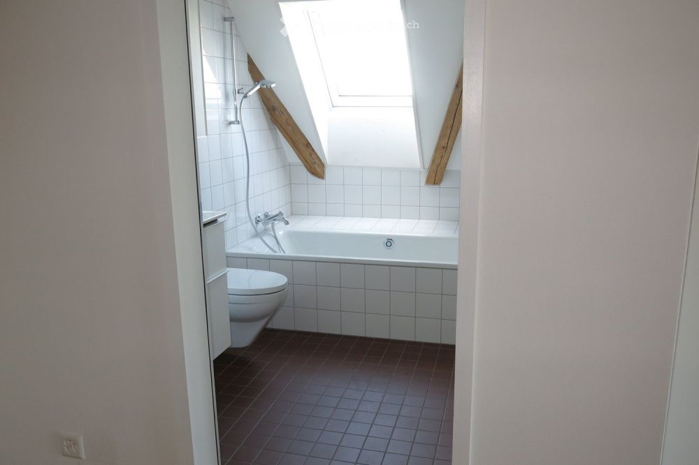 Moderne 2.5-Zimmer-Neubau-Loft-Wohnung mit Balkon und schöner Aussicht ins Grüne in Nänikon, Uster - Bild 12