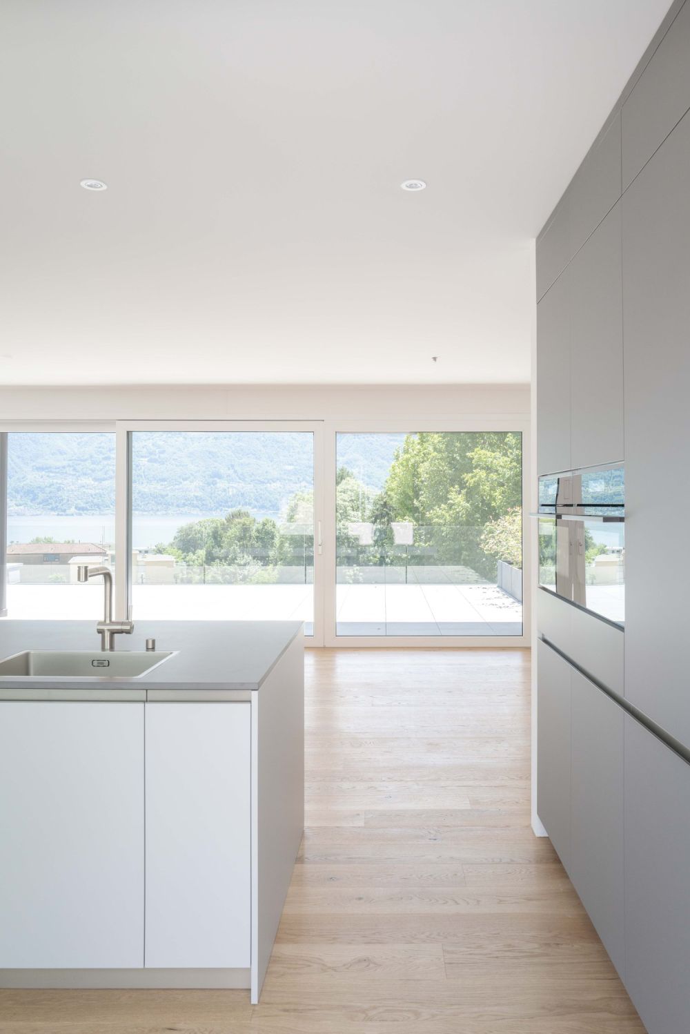 AFFITTASI A MINUSIO - ATTICO DI 2.5 LOCALI CON VISTA LAGO - Bild 2