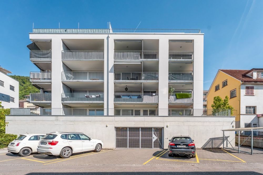 Moderne 3.5-Zimmerwohnung mit Balkon und Lift in Pieterlen - Bild 3