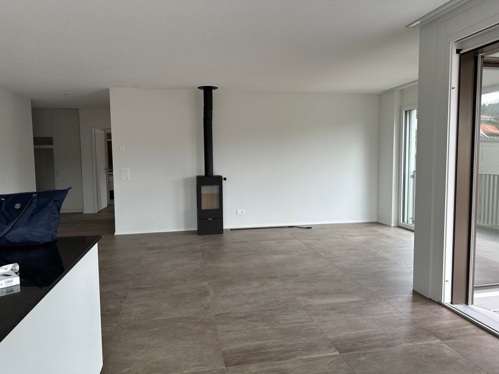 Moderne 4-Zimmer-Neubauwohnung mit Balkon und schöner Aussicht in Uetendorf - Bild 3