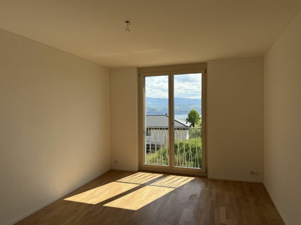 Hochwertige 2.5 Zimmer-Wohnung mit herrlichem Blick über den Zürichsee - Zimmer