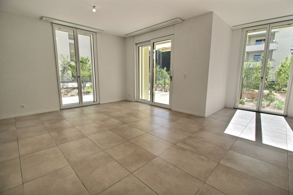 Neue 3.5-Zimmer-Wohnung zur Miete in Marly - Séjour