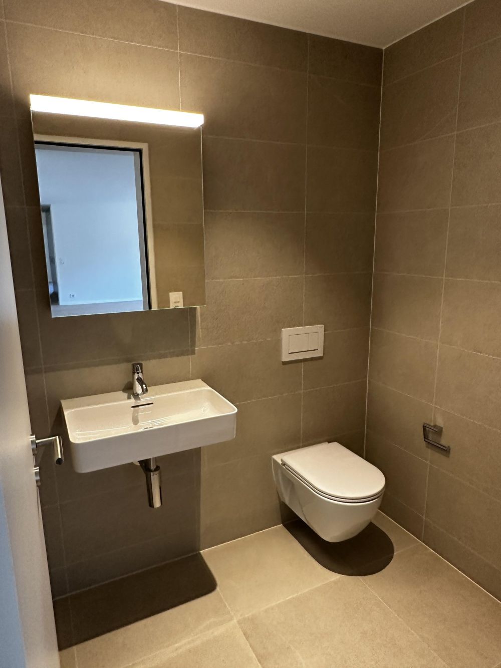 Erstvermietung - traumhafte 5.5-Zimmer-Attikawohnung mit grosser Terrasse und Blick ins Grüne - Bild 8