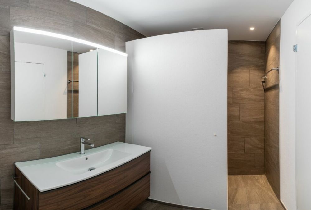 Neuwertige 4½ Zimmer-Gartenwohnung an hervorragender Lage - Bild 6