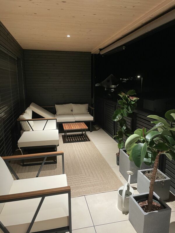 Moderne 2.5-Zimmer-Wohnung in Neubau mit Balkon und schöner Aussicht - Bild 8