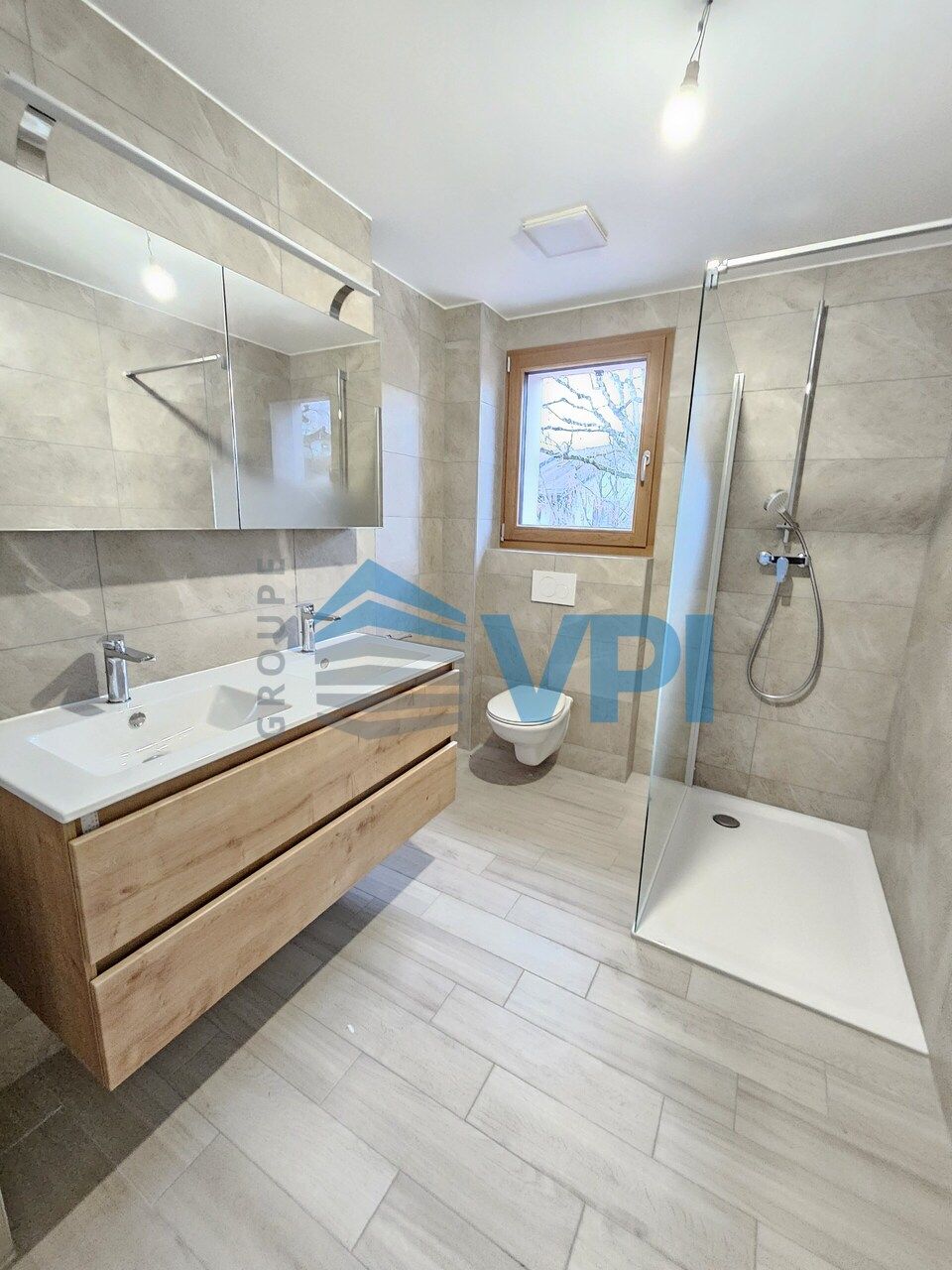 Superbe villa mitoyenne 6 pièces avec terrasse et jardin privatifs à B - Bild 11