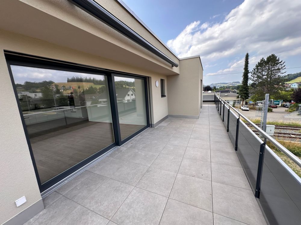 Moderne 4.5-Zimmer-Dachwohnung für Erstbezug in Huttwil bereit - Bild 7