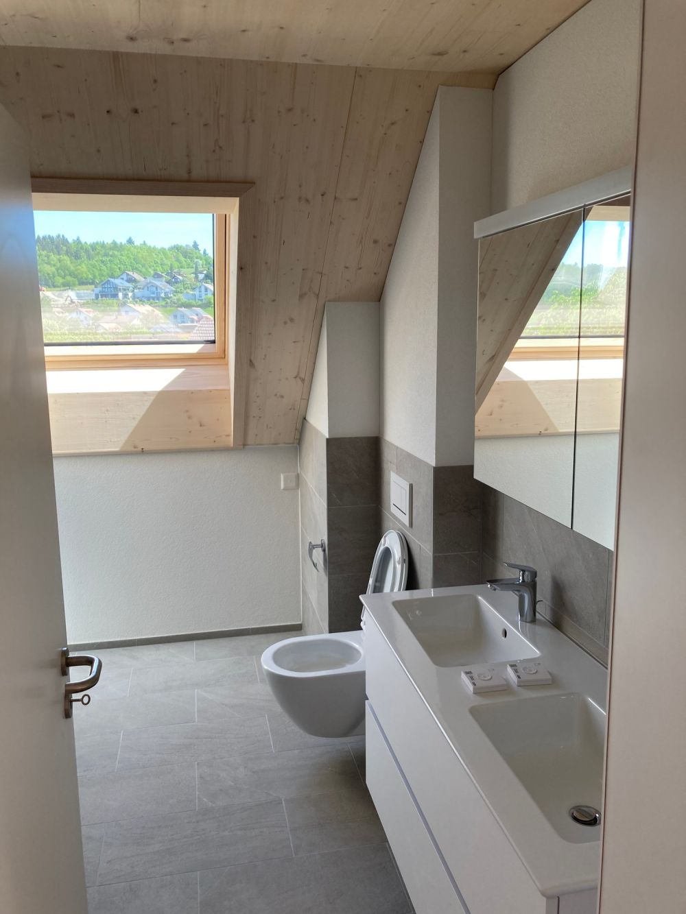 4.5-Zimmer-Dachgeschosswohnung mit Galerie - Bild 3