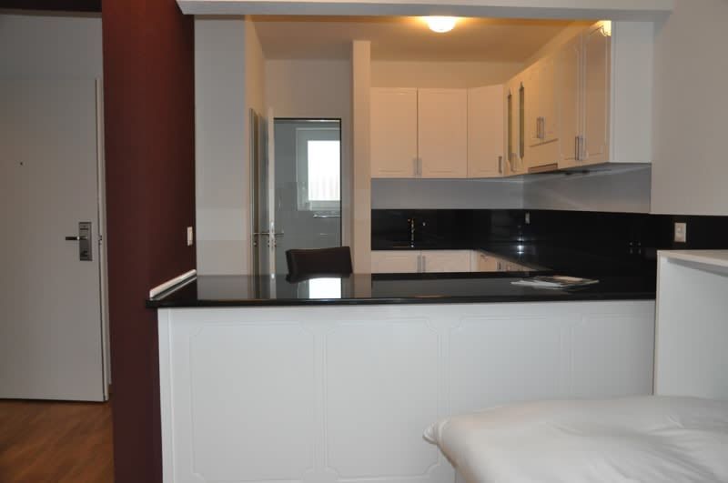 Modernes Apartmenthaus Nähe Syngenta und Roche - Küche