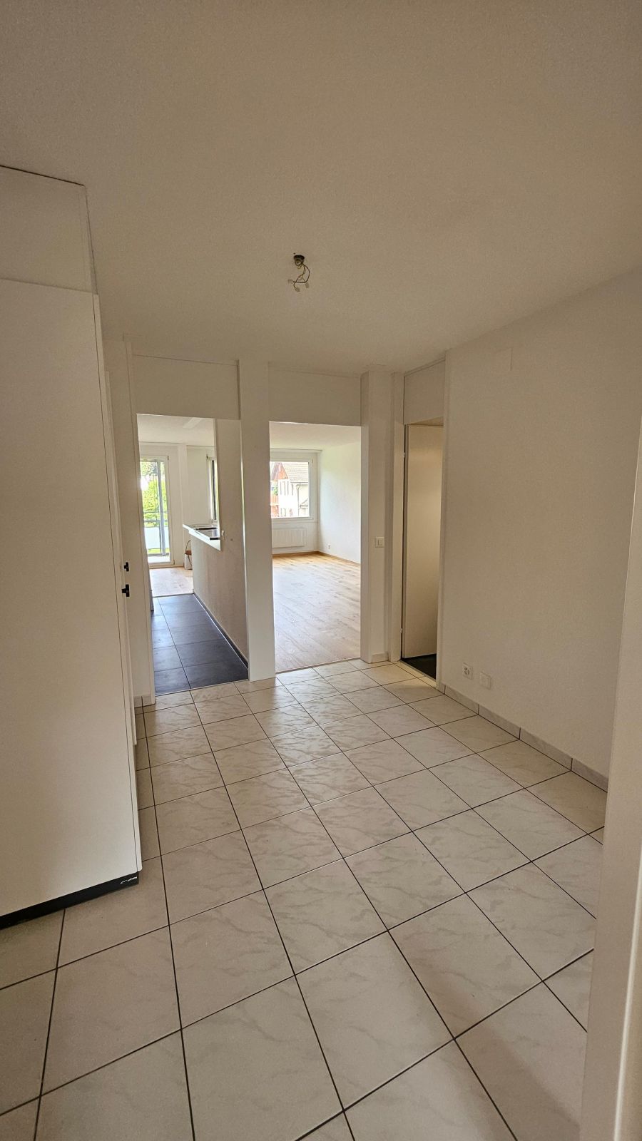 Total sanierte und charmante 3.5-Zimmerwohnung zu vermieten - Bild 4