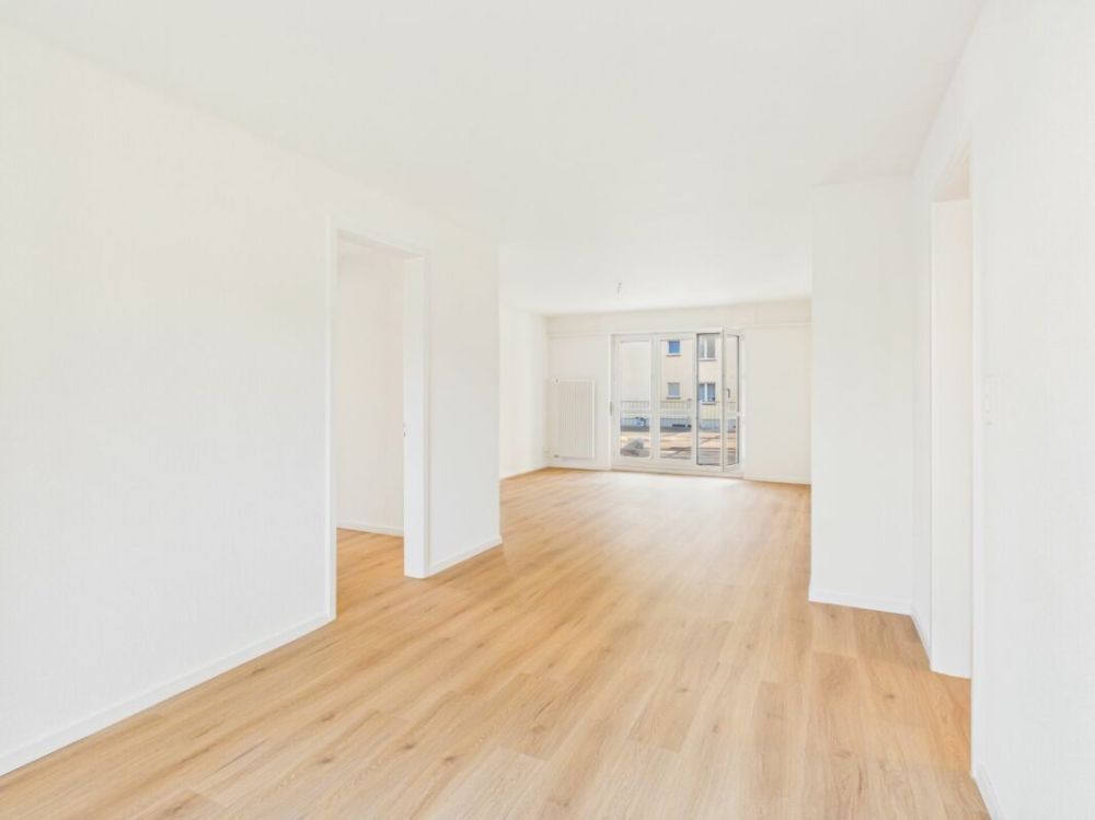 Erstbezug nach Totalsanierung: Stilvolle 4.5-Zimmer-Wohnung mit Top-Anbindung - Bild 5