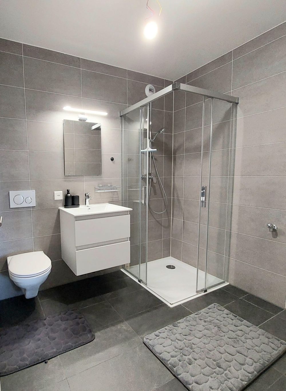 Très bel appartement de 2,5 pièces, entièrement meublé, à louer à moyen ou long terme. - Bild 6